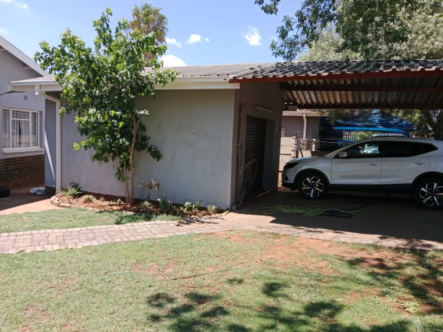 3 Bedroom Property for Sale in Kuruman Northern Cape